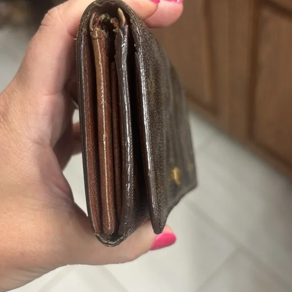 Vintage Louis Vuitton Monogram Wallet - Picture 3 of 6